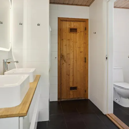 Дом отдыха 3 Bedroom In *